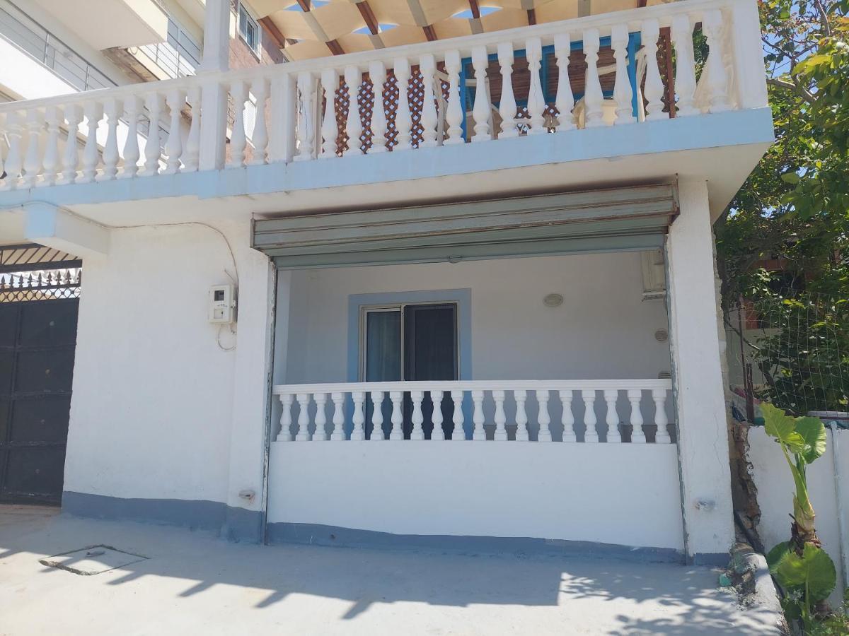 Apartament Petro's *
