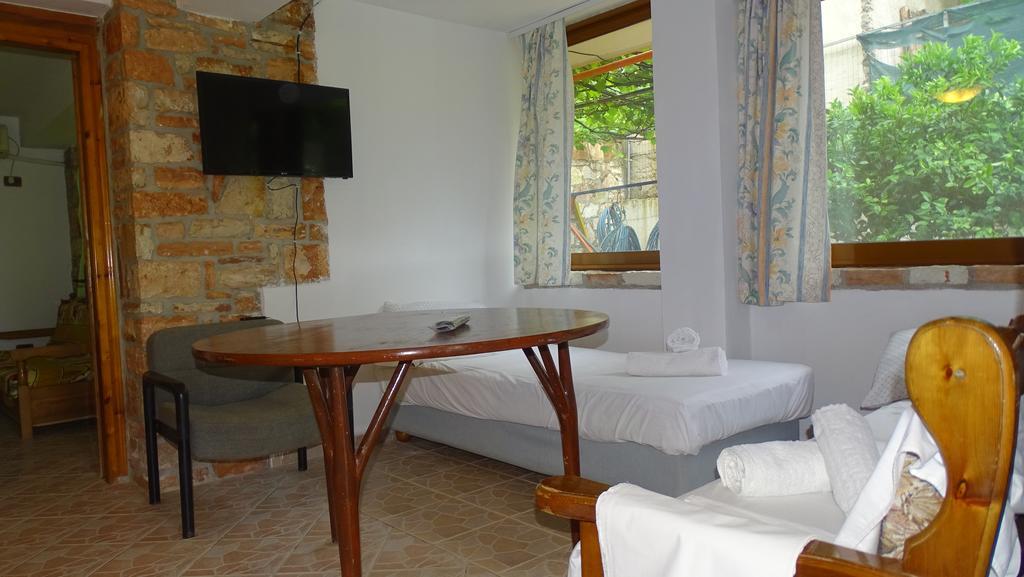 Petro's Apartment Ksamil